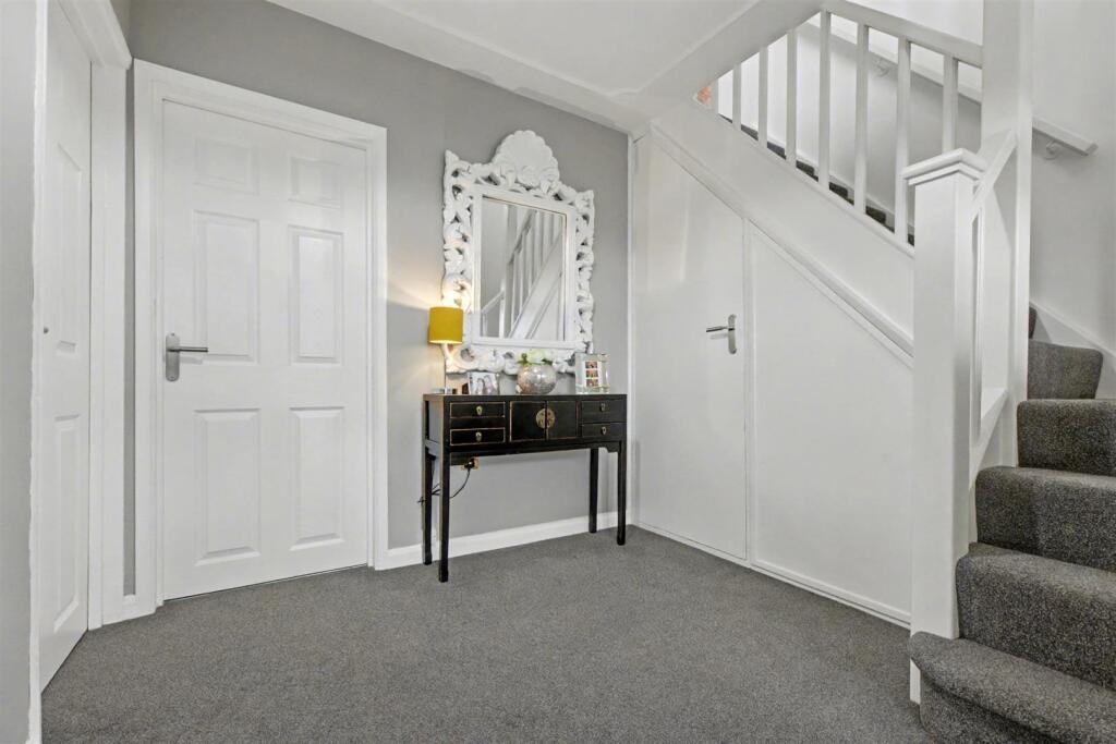 Entrance Hall_1.jpeg