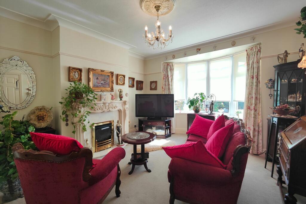 2 Reception Rooms