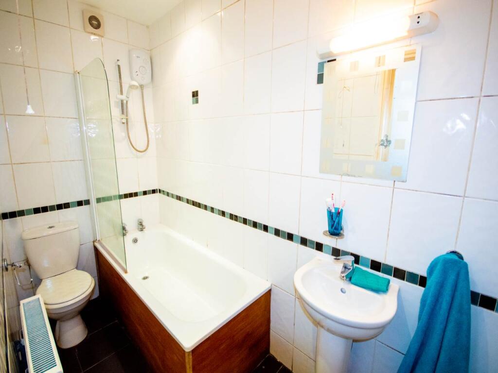 Flat 2, 1 Russell St