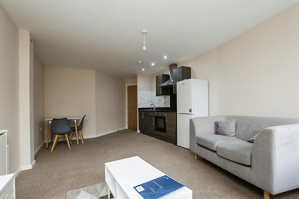 Lounge/Dining Area