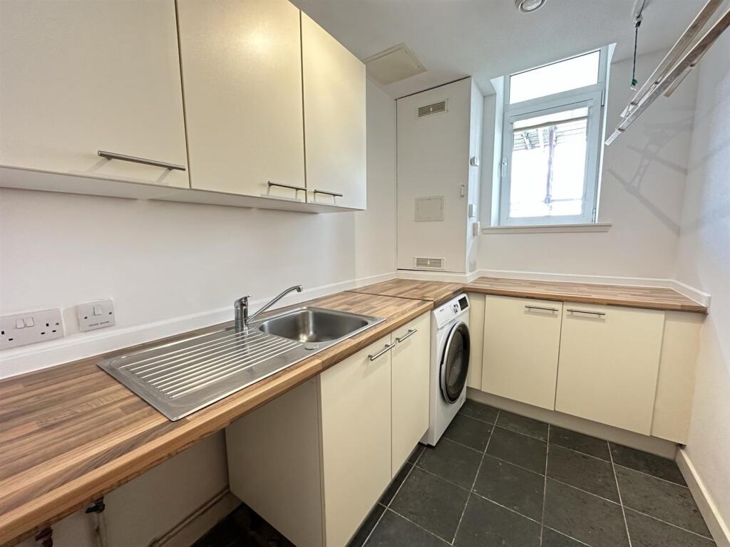 Utility room.JPEG