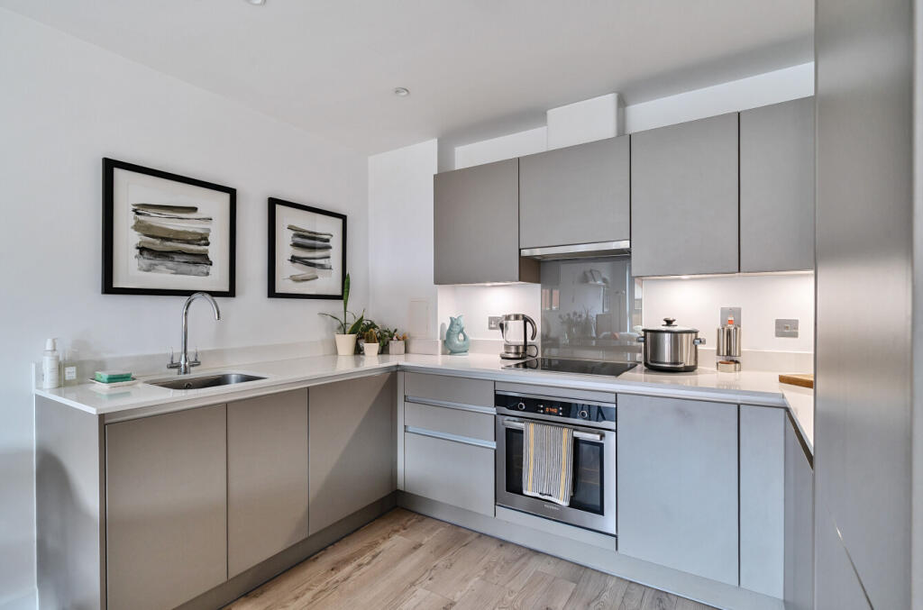 1305532-22-684311...