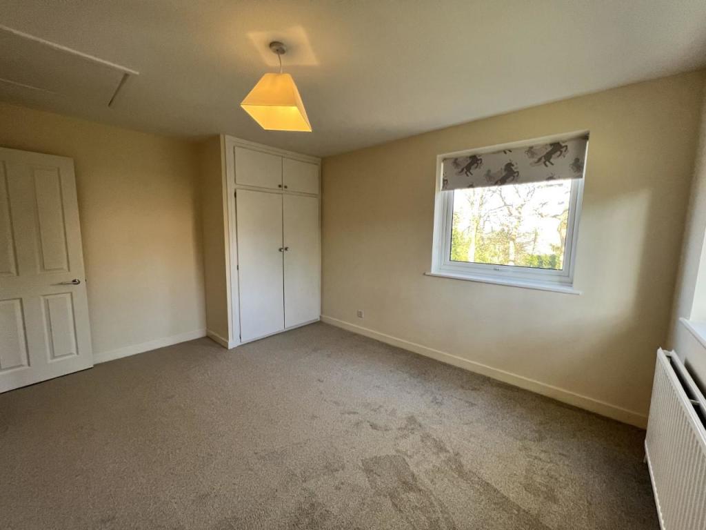 bedroom 5.jpg