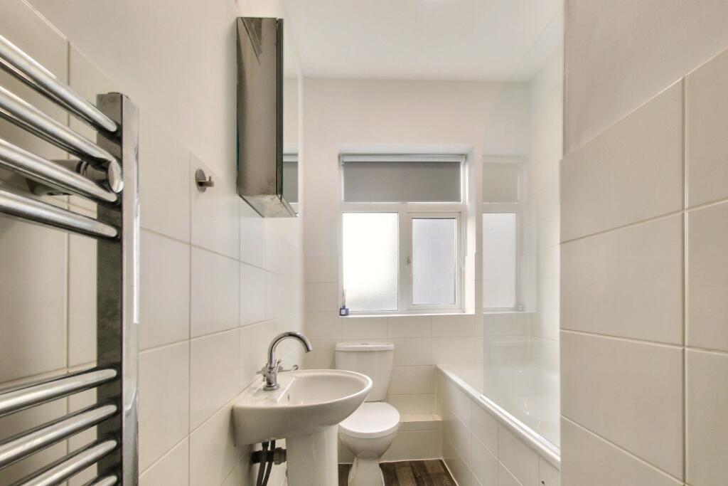 7.BEDROOM.jpg