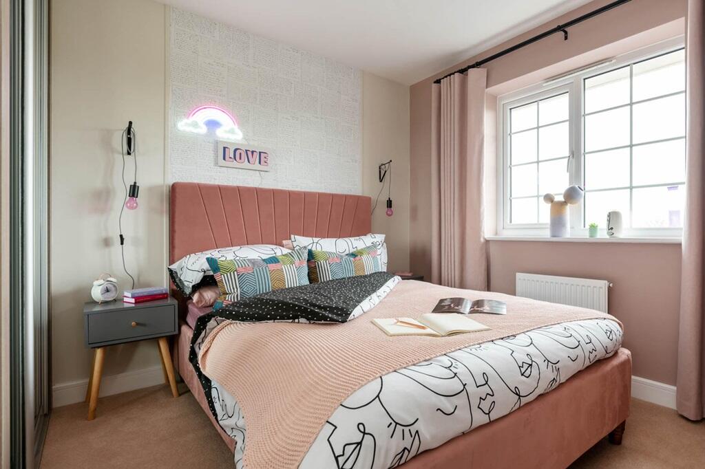 Second double bedroom, ideal as a spare room for friends and family