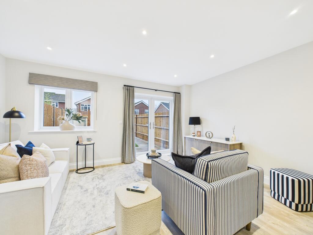 CAM02136G0-PR0501-STILL008