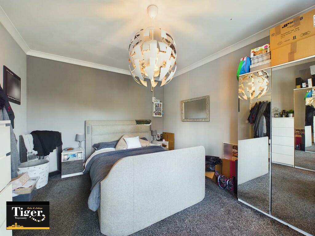 CAM02176G0-PR0223...