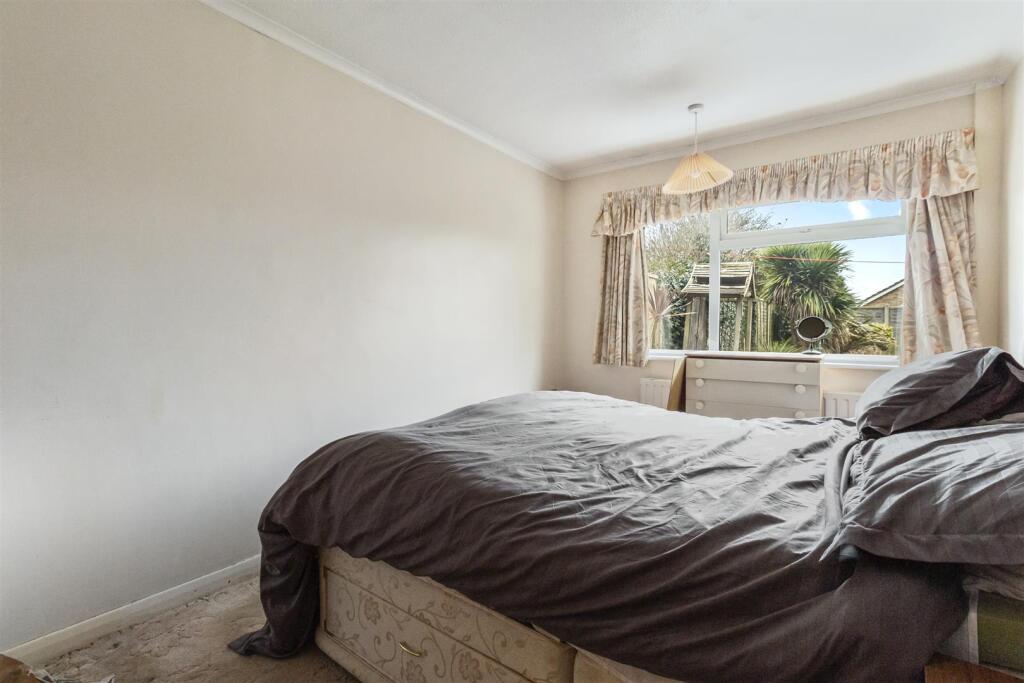 Colindale Road, 31-002.jpg