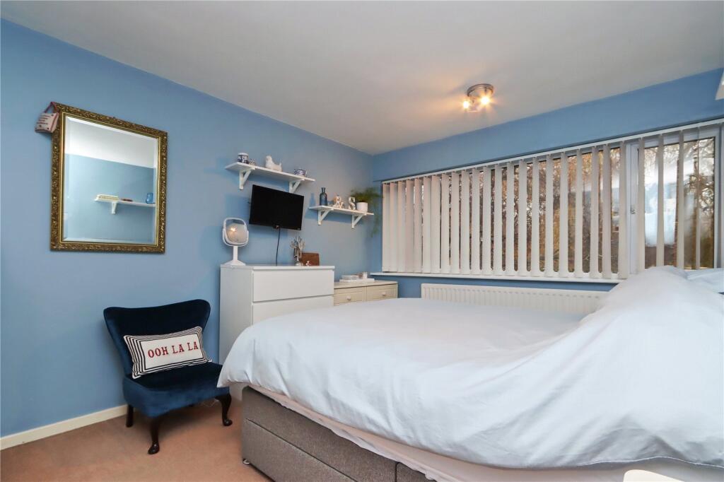 Bedroom 1 Pic 1