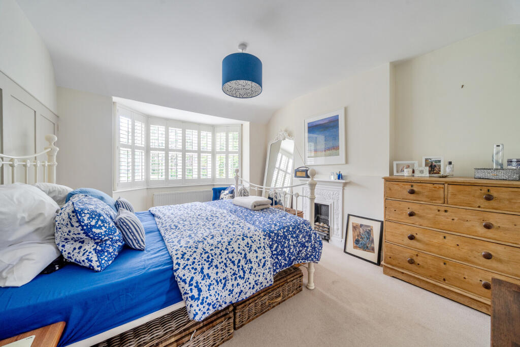 1305531-1-68494a5...