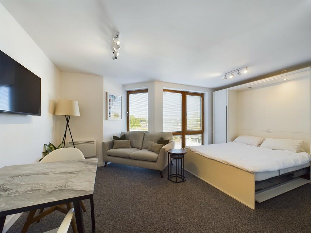 Lounge / Bedroom