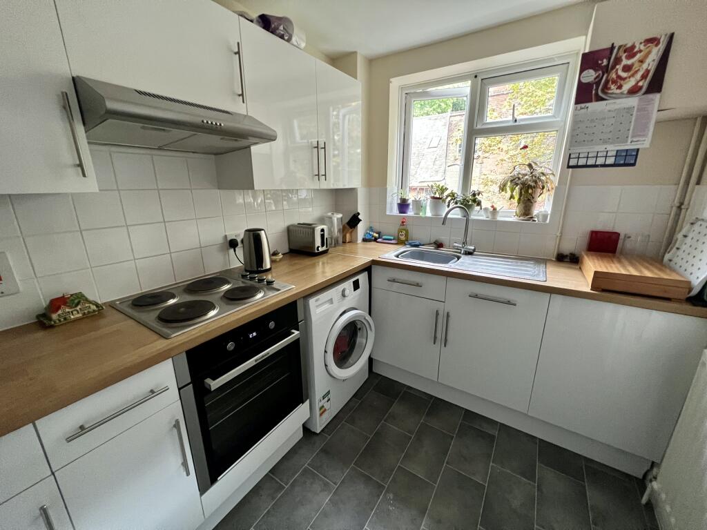 Kitchen.JPG