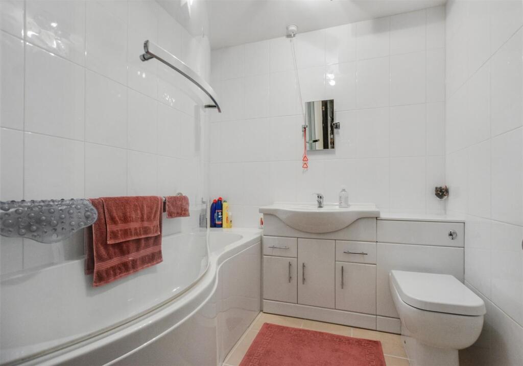 Bathroom.jpeg