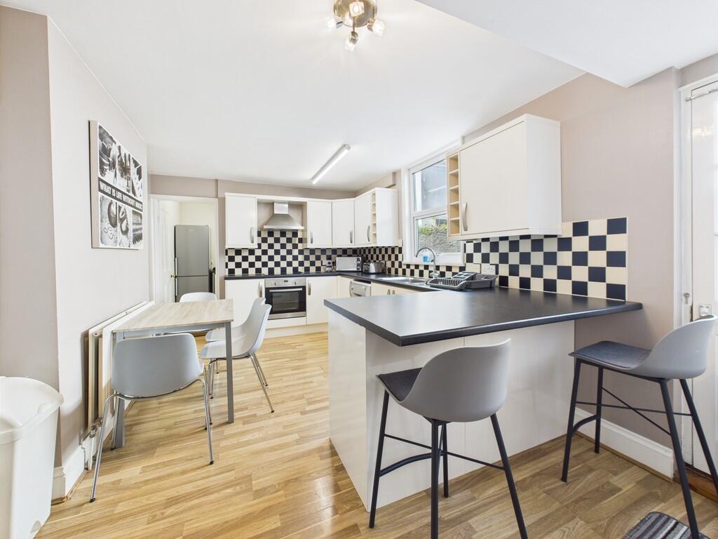 CAM03974G0-PR0189...