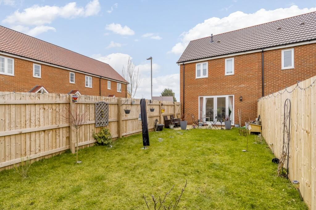 33 Lapwing Gardens (Boston)-5