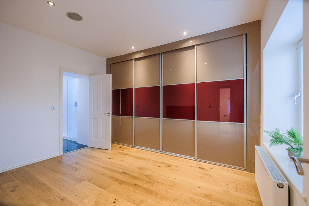 Master bedroom alternative view