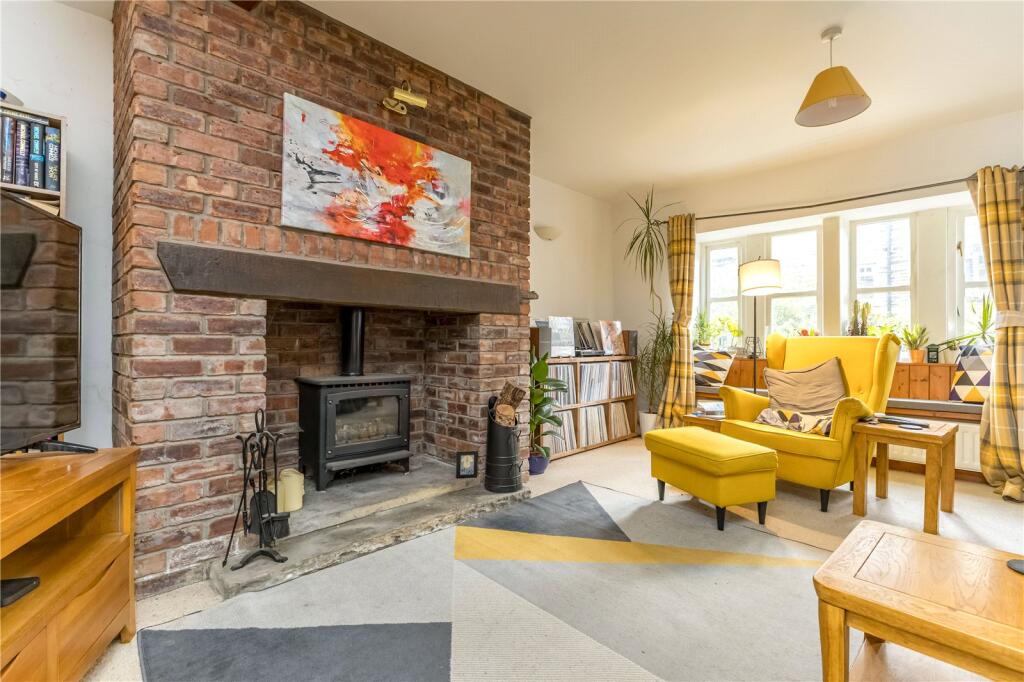 Living Room/Kitchen