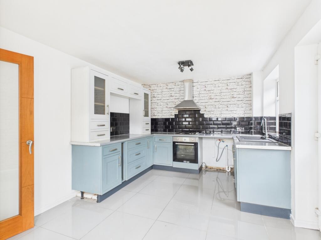 CAM04634G0-PR0048-STILL004