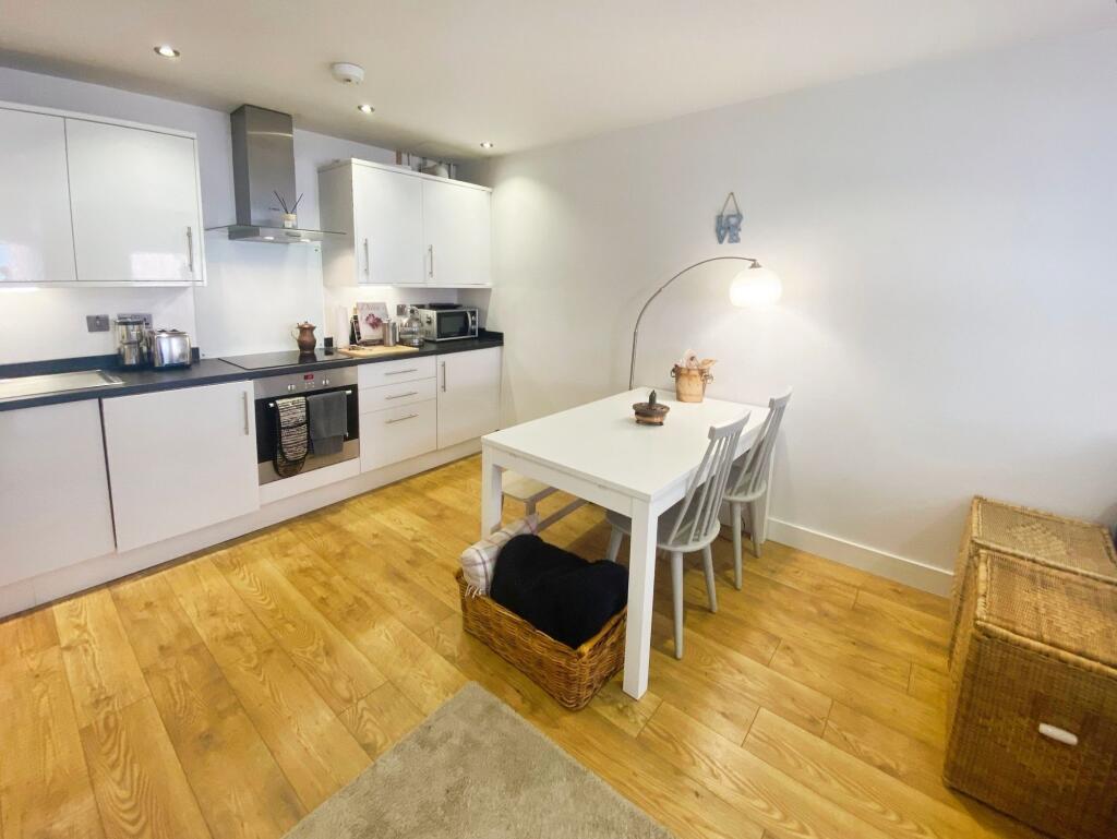 Lounge Diner/Kitchen