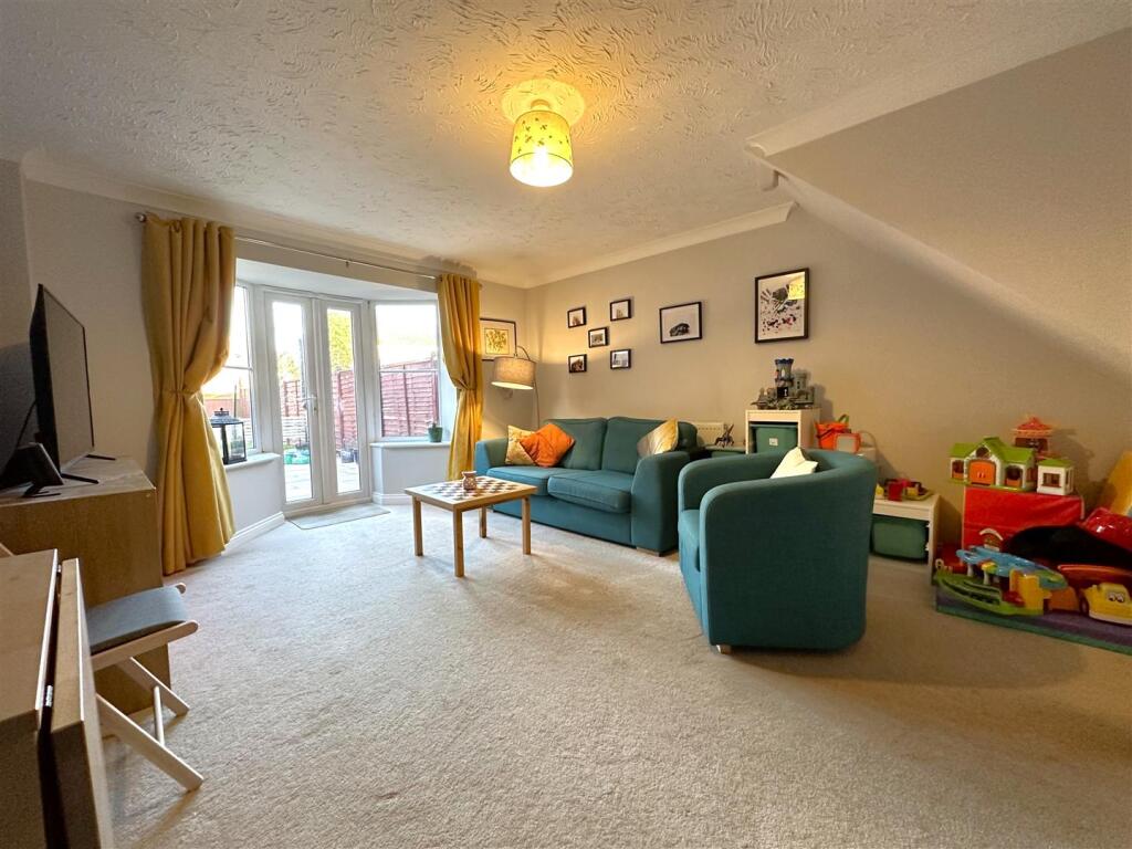 Large Living Space 469