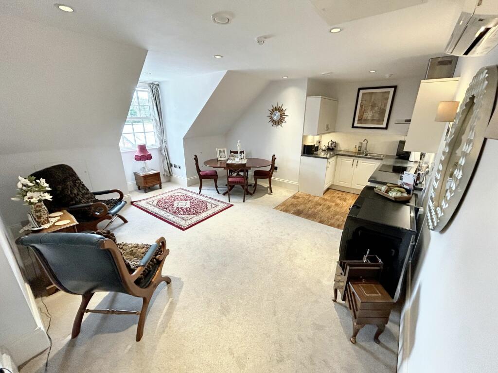 Living/Kitchen