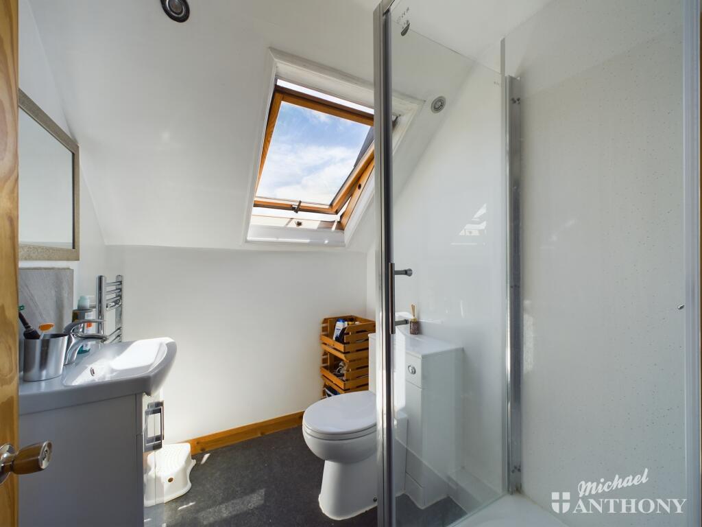 CAM02773G0-PR0121-STILL044