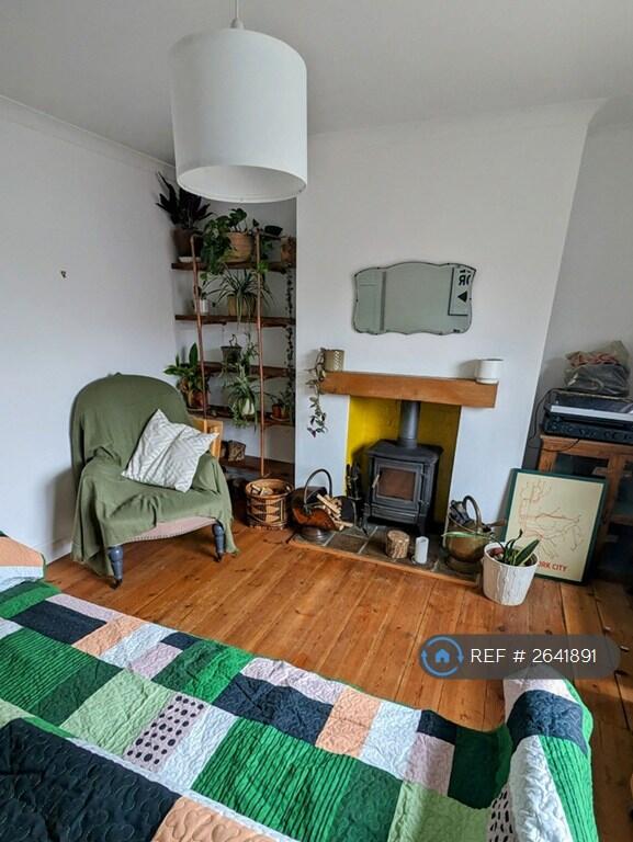 Sitting Room With Large Understairs Cupboard