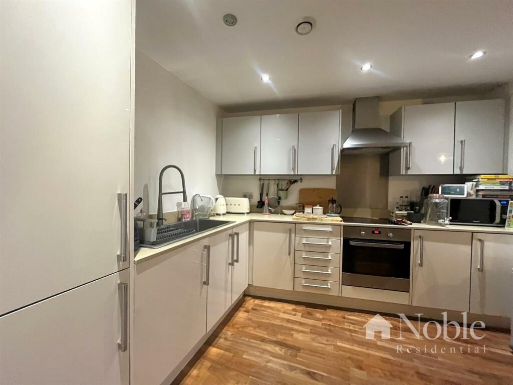 Kitchen/ Living Area