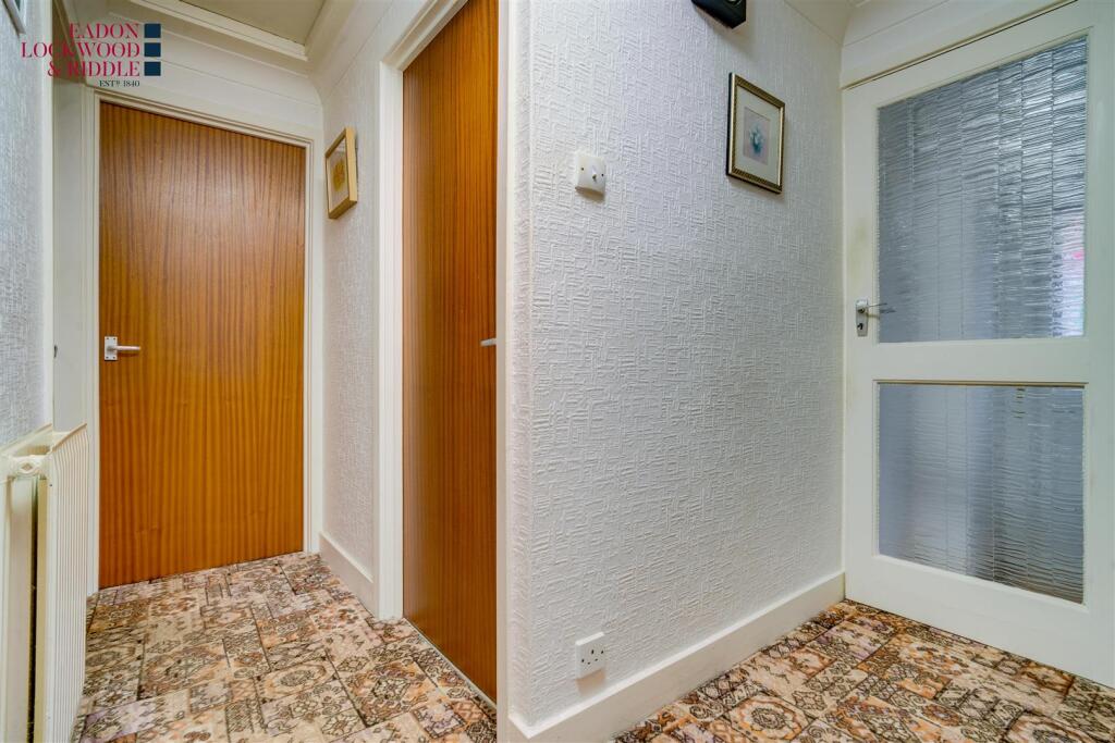 Entrnce hall 1.2.jpg