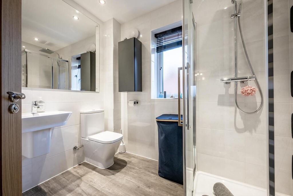 Bedroom 2 En-Suite