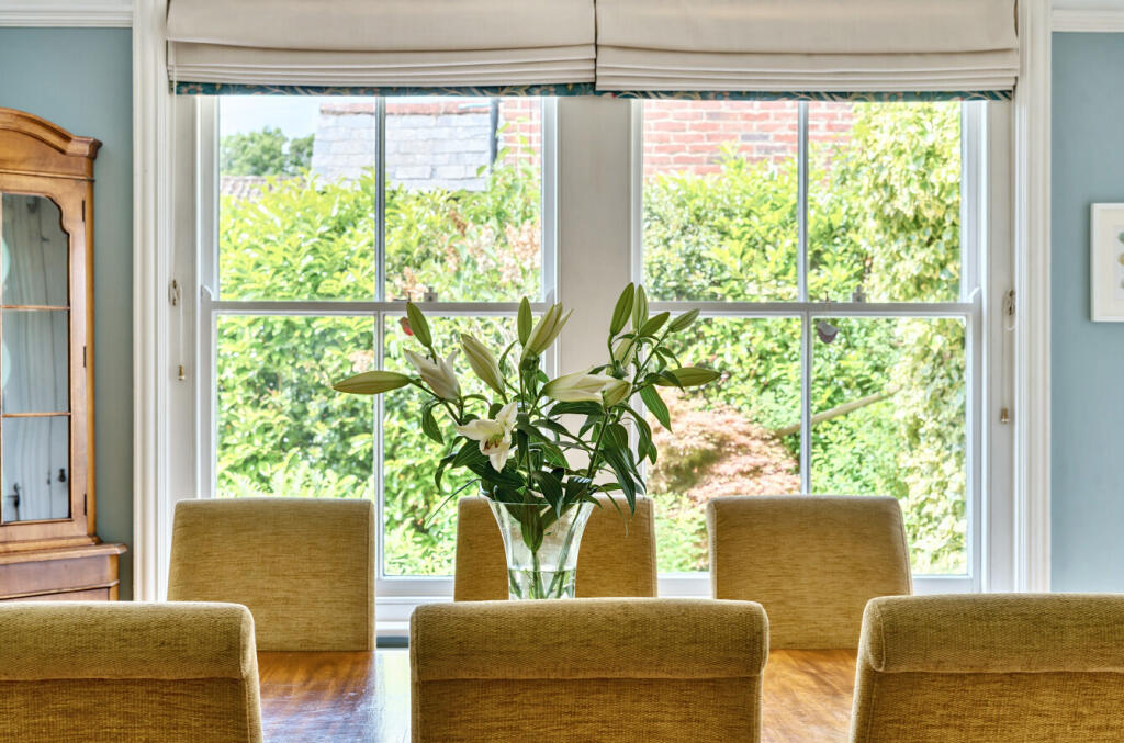 1301629-4-683a04a...