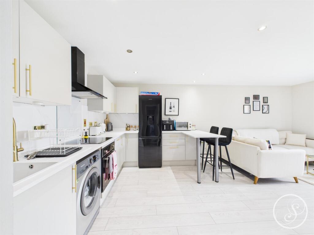 KITCHEN/ LIVING AREA