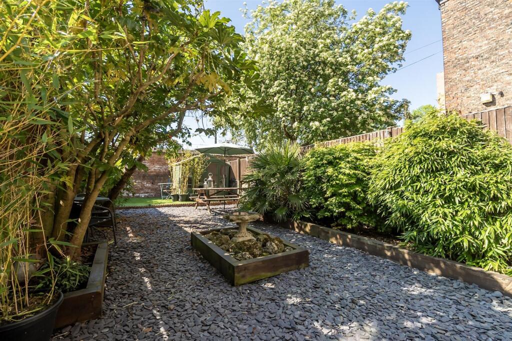 GARDEN