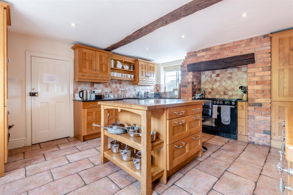 8657361-interior38.jpg