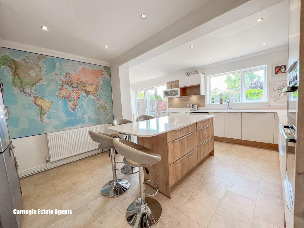 Kitchen/dining area
