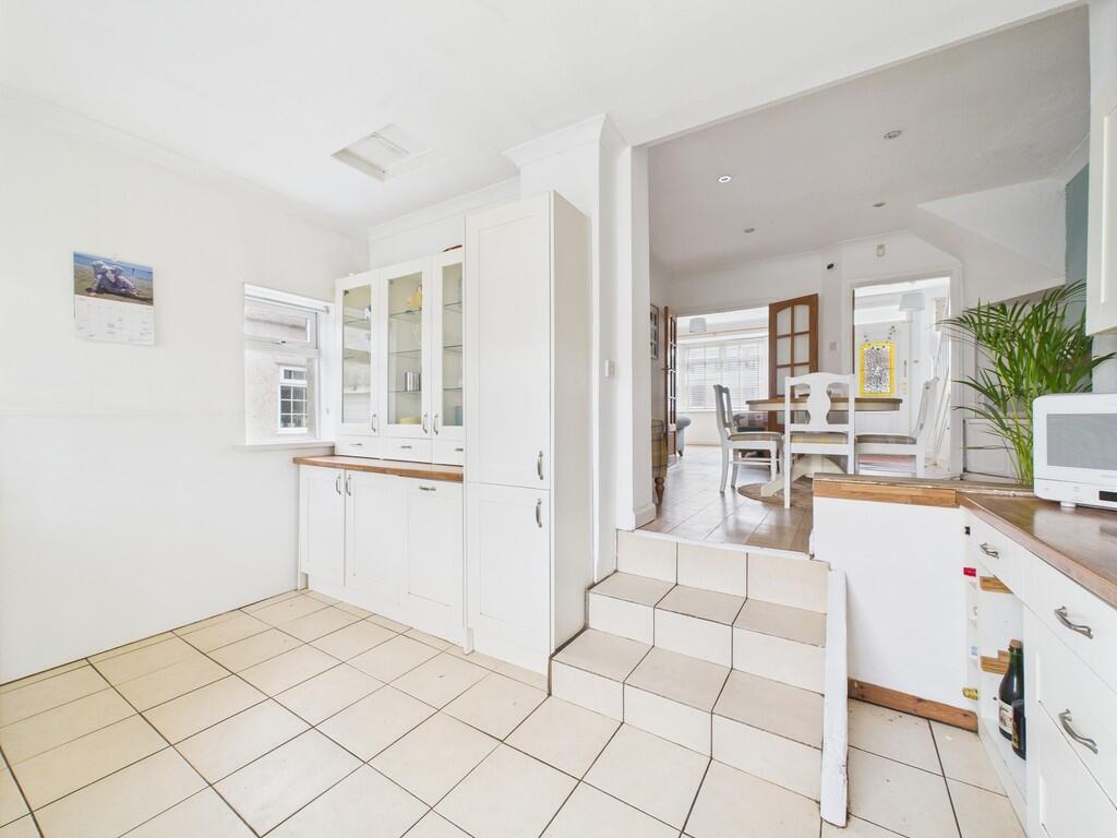 CAM02089G0-PR0546...