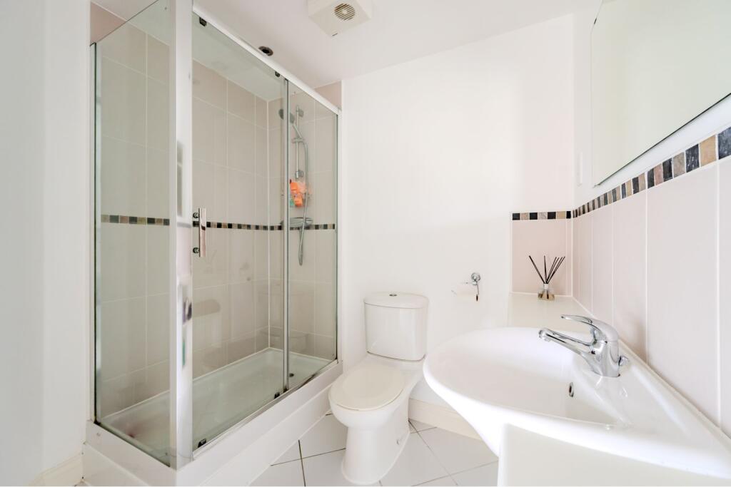 Jack &amp; Jill Bathroom