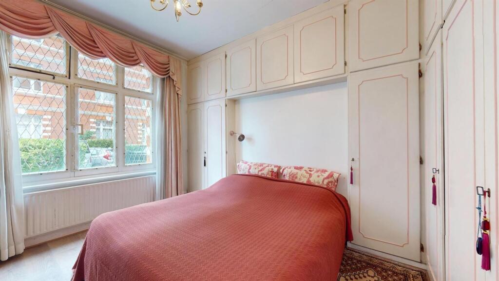 65SMMmasterbedroom.jpg