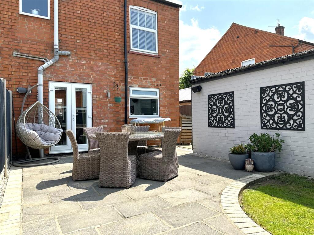 Paved Seating Area 898