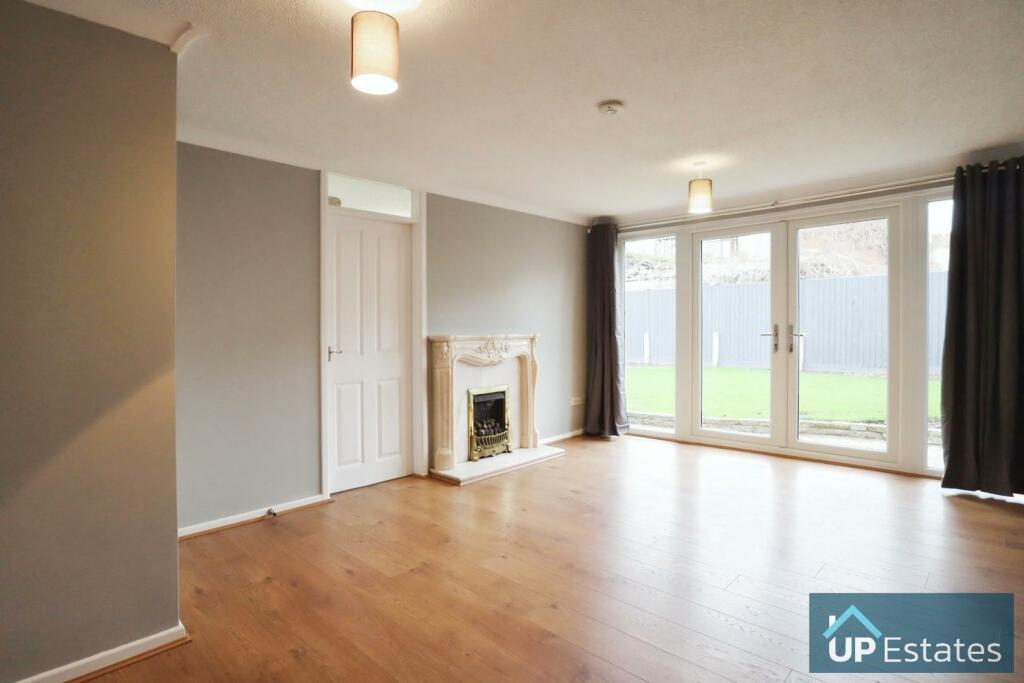 LOUNGE/ DINING ROOM