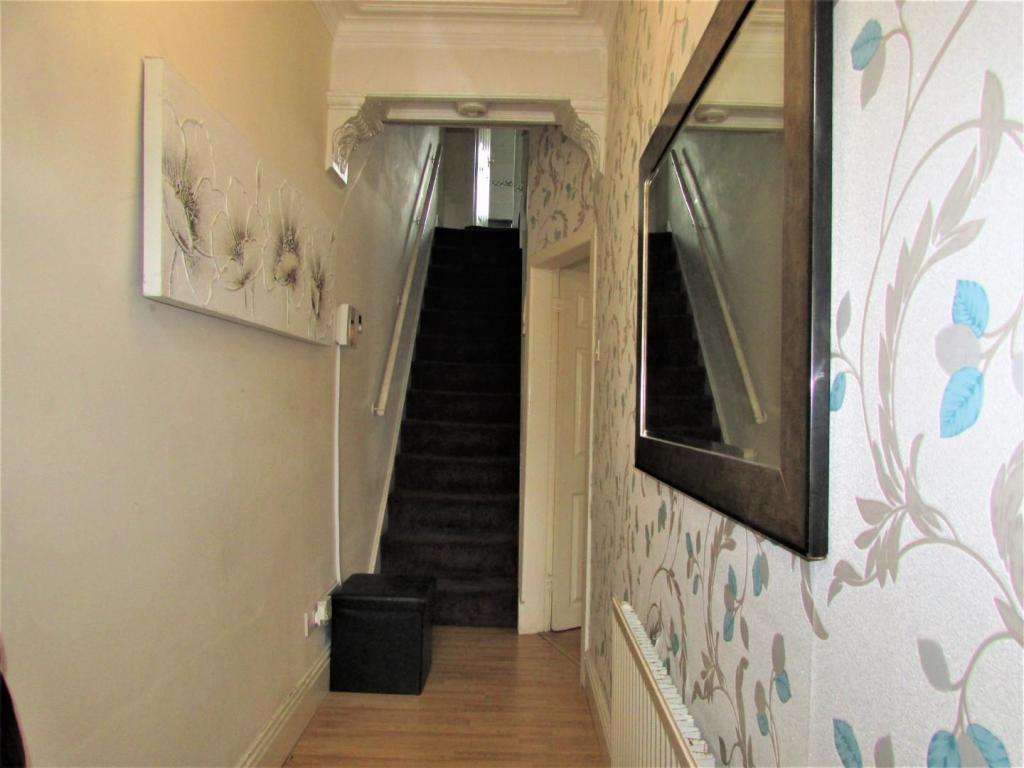 DouglasSt3hall.JPG