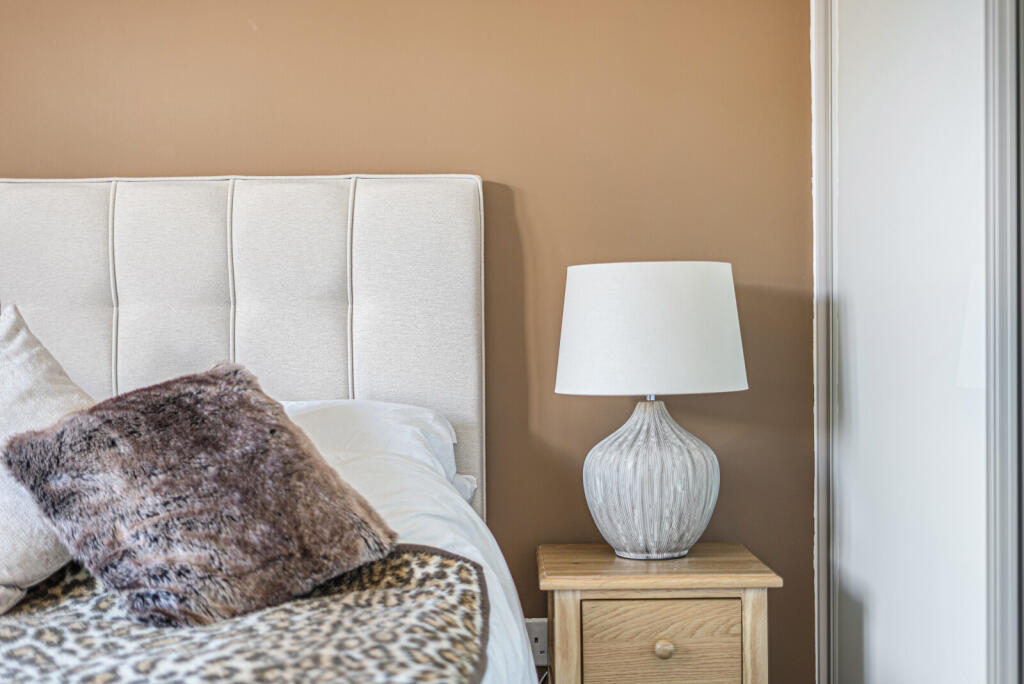 1348860-16-68bed7...