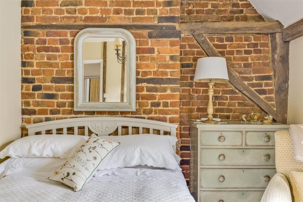 Thorncote Road 4-1.jpg