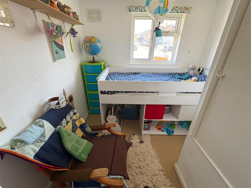 Bed 3.jpg