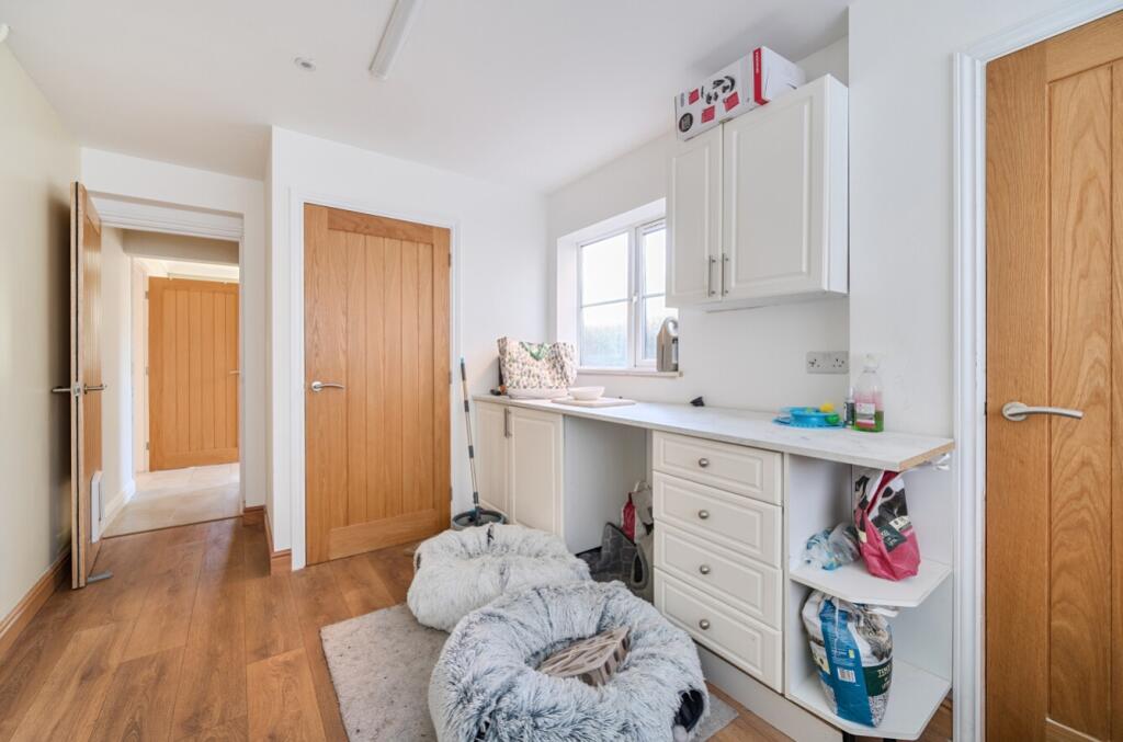 1376091-10-6915e97c02eb0