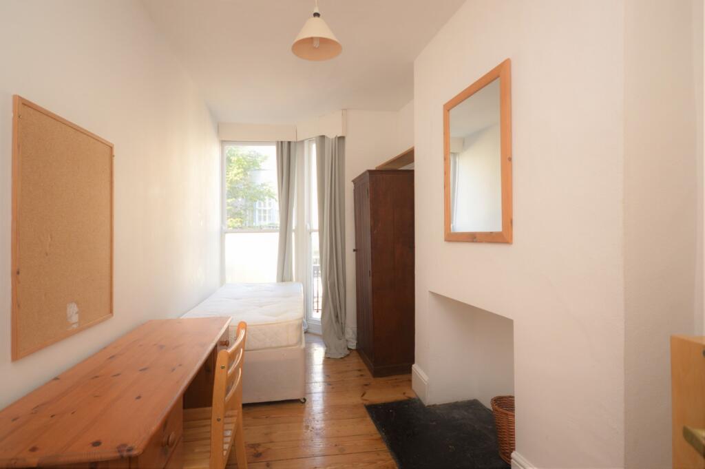 Photo 12