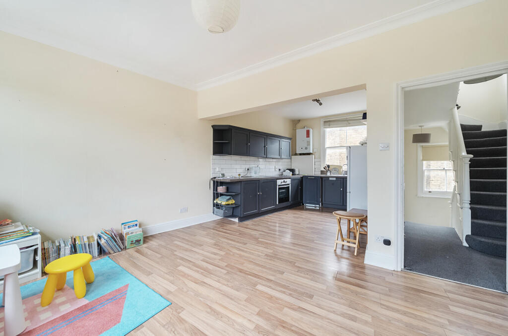 1334484-4-689c7d8...