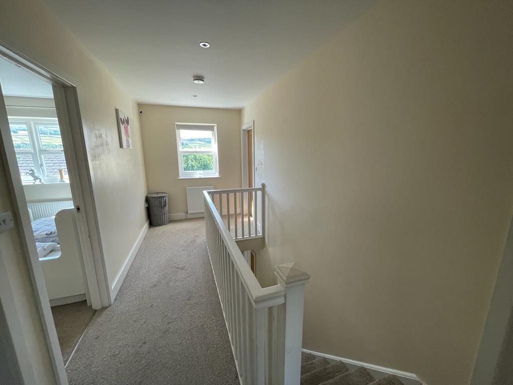 STAIRCASE TO FIRST FLOOR LANDING