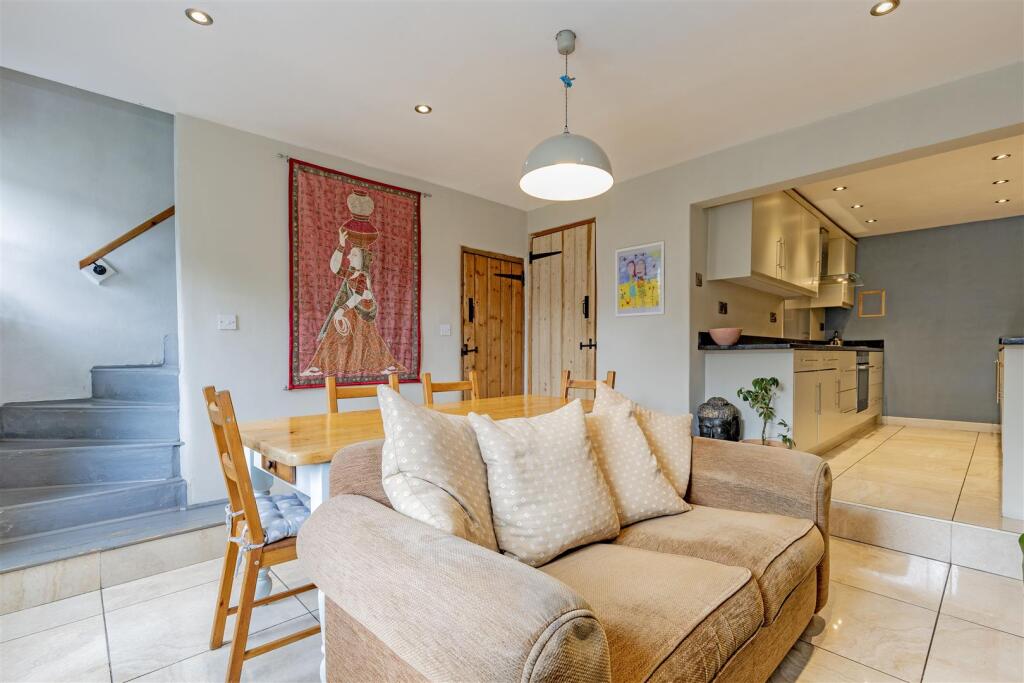 Dining Room-3.jpg