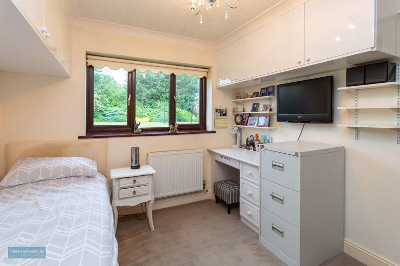 Bedroom/Dining Room